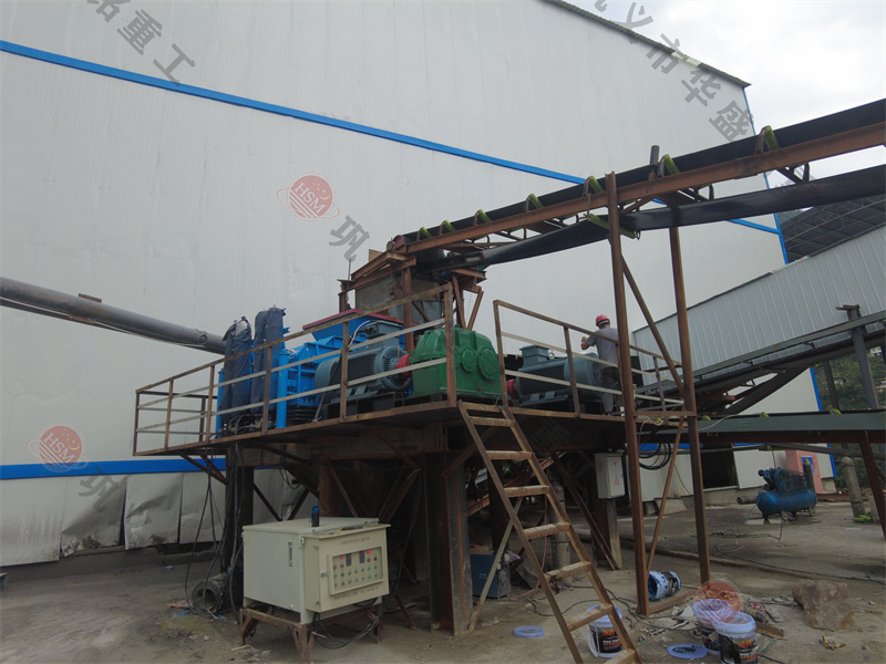 瓜米石對輥制砂機(jī)